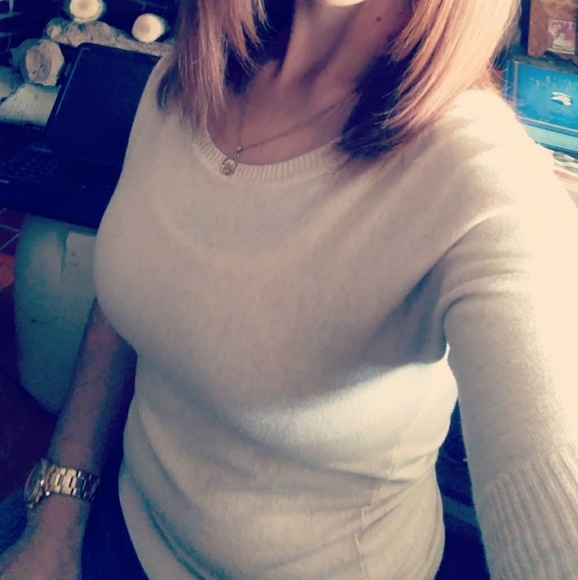 Red Camel Tops - Short sleeve oatmeal color Sz: MED top